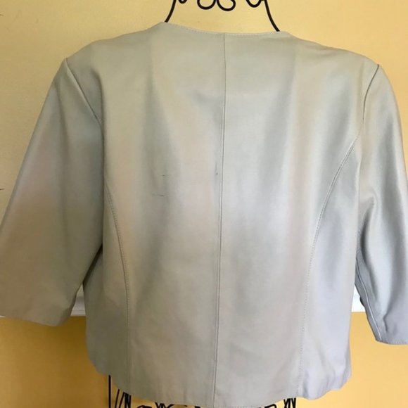 Neiman Marcus round neck cropped buttonless 3/4 sleeves leather blazer - Picture 10 of 10